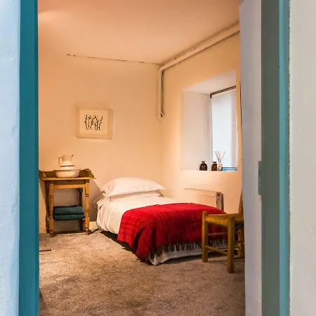 Cleo Gallery 肯梅尔