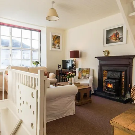 Cleo Gallery 肯梅尔