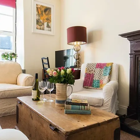 Cleo Gallery 肯梅尔