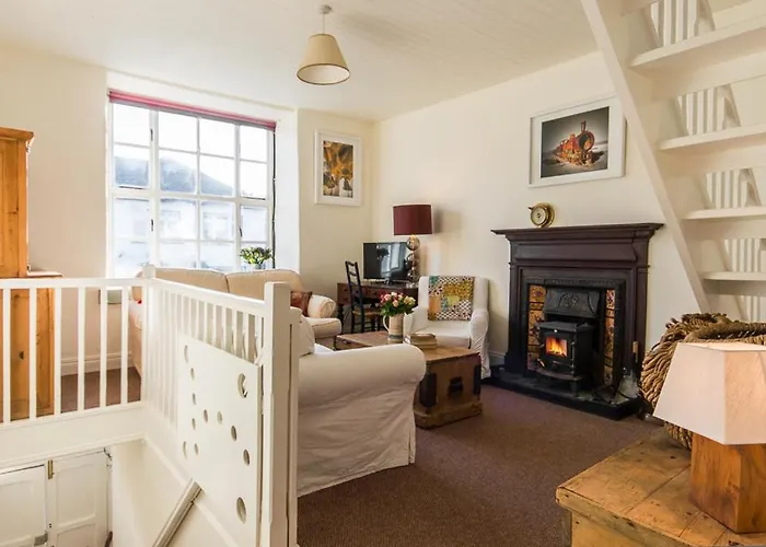 Cleo Gallery Kenmare